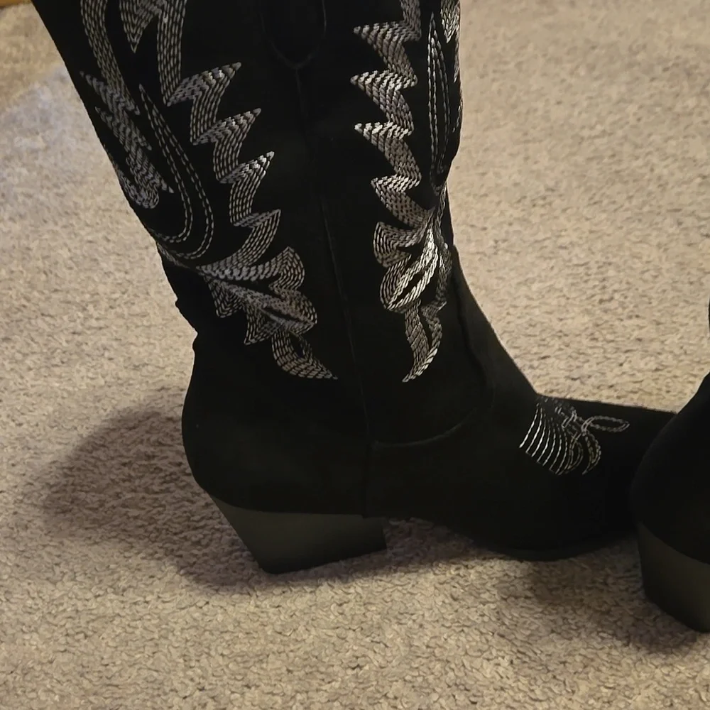 Ladies boots. - Picture 4 of 7